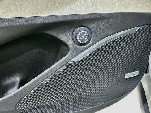 Used 2021 Buick Enclave Essence w/ Sound and Sites Package FWD image 19