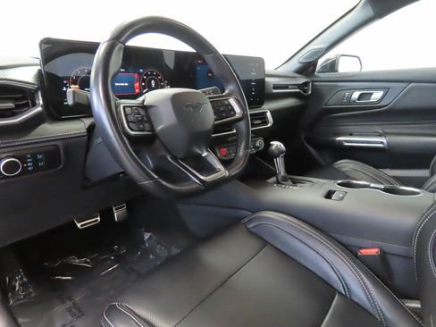 Used 2025 Ford Mustang Premium RWD image 7