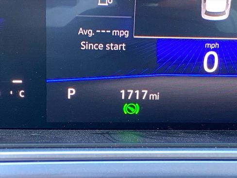 Used 2025 Volkswagen Taos SE image 14