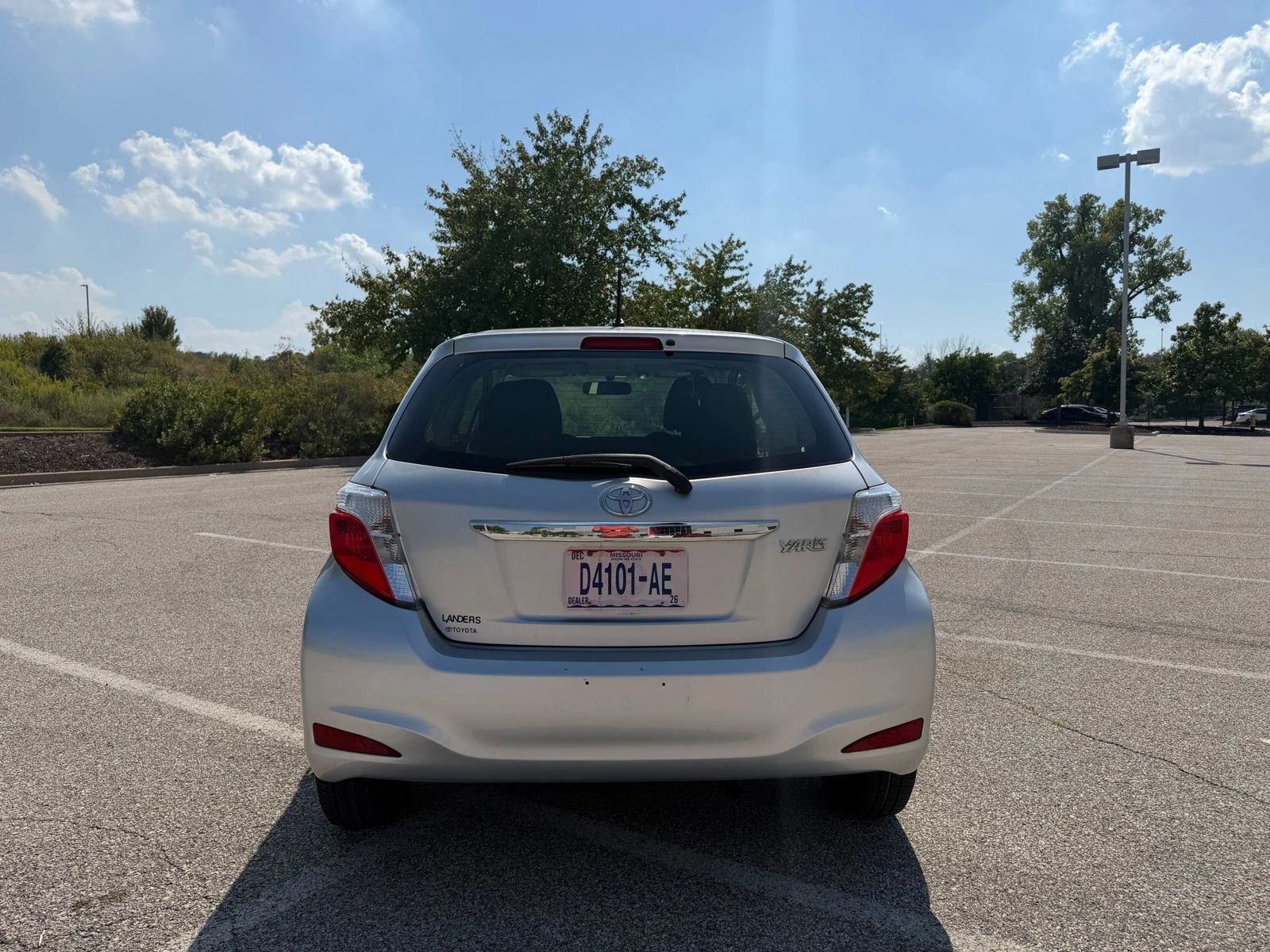 Used 2013 Toyota Yaris L FWD image 7