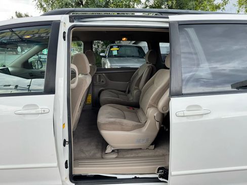 Used 2004 Toyota Sienna CE image 17