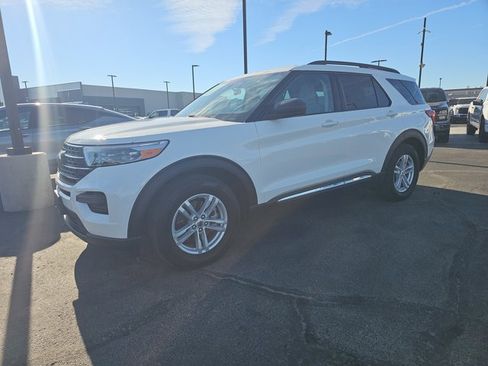 Certified 2023 Ford Explorer XLT image 1