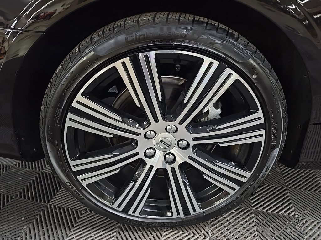 Used 2025 Volvo S90 B6 Plus AWD/4WD image 14