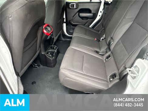 Used 2022 Jeep Gladiator Willys image 23