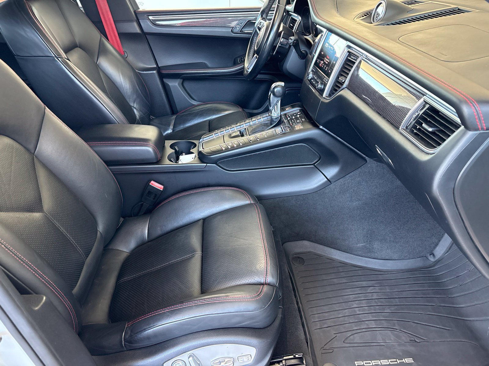 Used 2018 Porsche Macan GTS AWD/4WD image 21