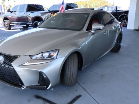 Used 2018 Lexus IS 350 F Sport image 9