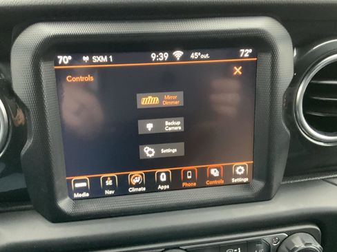 Used 2020 Jeep Wrangler Unlimited Sahara image 40