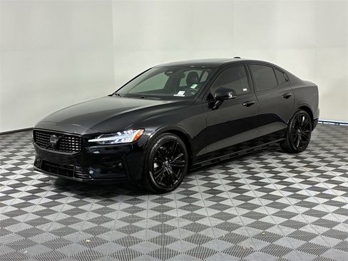 Used 2024 Volvo S60 B5 Plus image 7