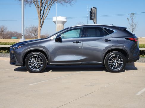 Used 2025 Lexus NX 250 FWD w/ Premium Package image 3