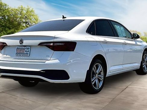 Used 2024 Volkswagen Jetta SE FWD image 6