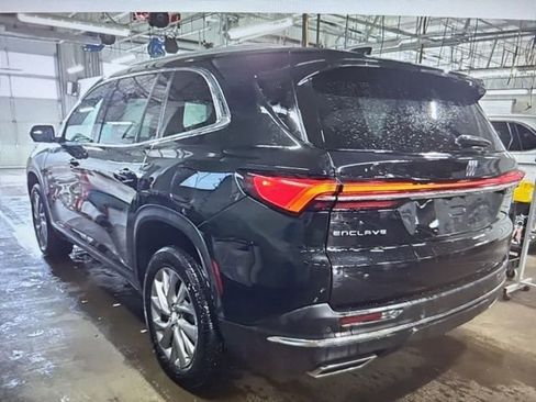 Used 2025 Buick Enclave Preferred image 2