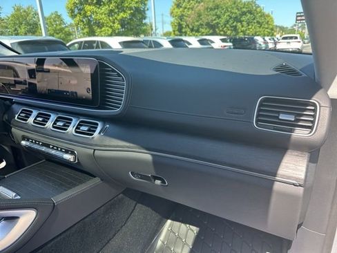 New 2026 Mercedes-Benz GLS 450 4MATIC image 40