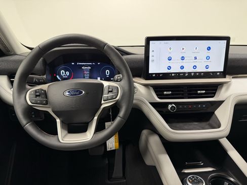New 2025 Ford Explorer Active w/ Active Comfort Package image 24