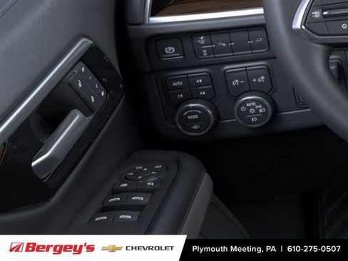 New 2026 Chevrolet Suburban High Country AWD/4WD image 24