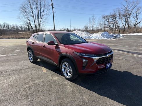 New 2026 Chevrolet Trax LS image 3