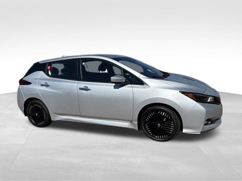 Certified 2025 Nissan Leaf SV Plus FWD image 14