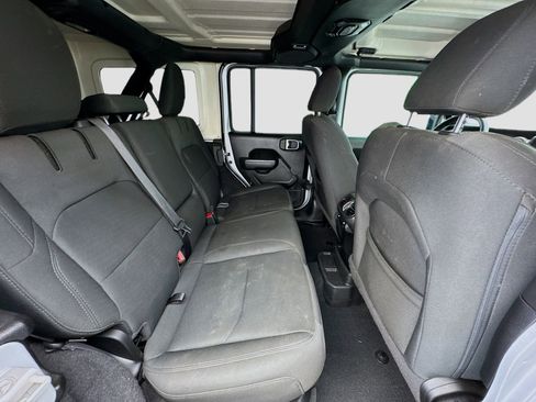 Used 2023 Jeep Wrangler Unlimited w/ Convenience Group image 18