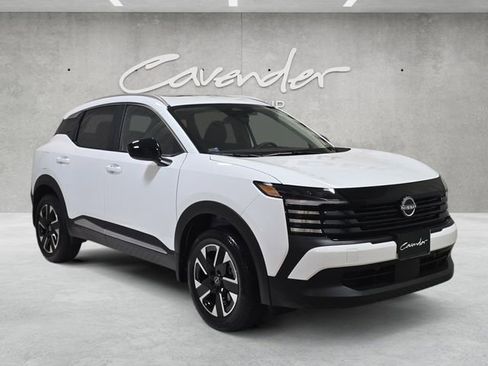 New 2026 Nissan Kicks SV w/ SV Premium Package image 2