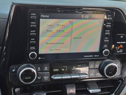 Used 2021 Toyota Highlander XLE AWD/4WD image 13