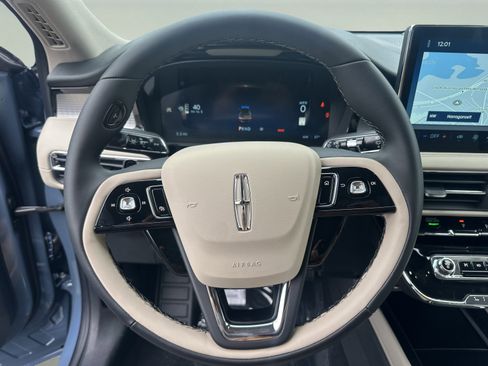 New 2026 Lincoln Corsair Premiere image 13