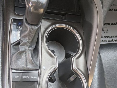 Used 2022 Toyota Camry SE image 21