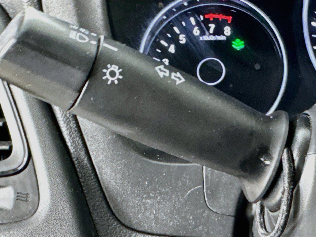 Used 2018 Honda HR-V LX image 15