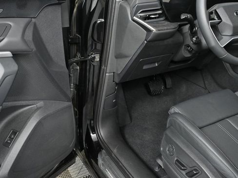 New 2025 Audi Q5 Premium Plus w/ Premium Plus AWD/4WD image 7