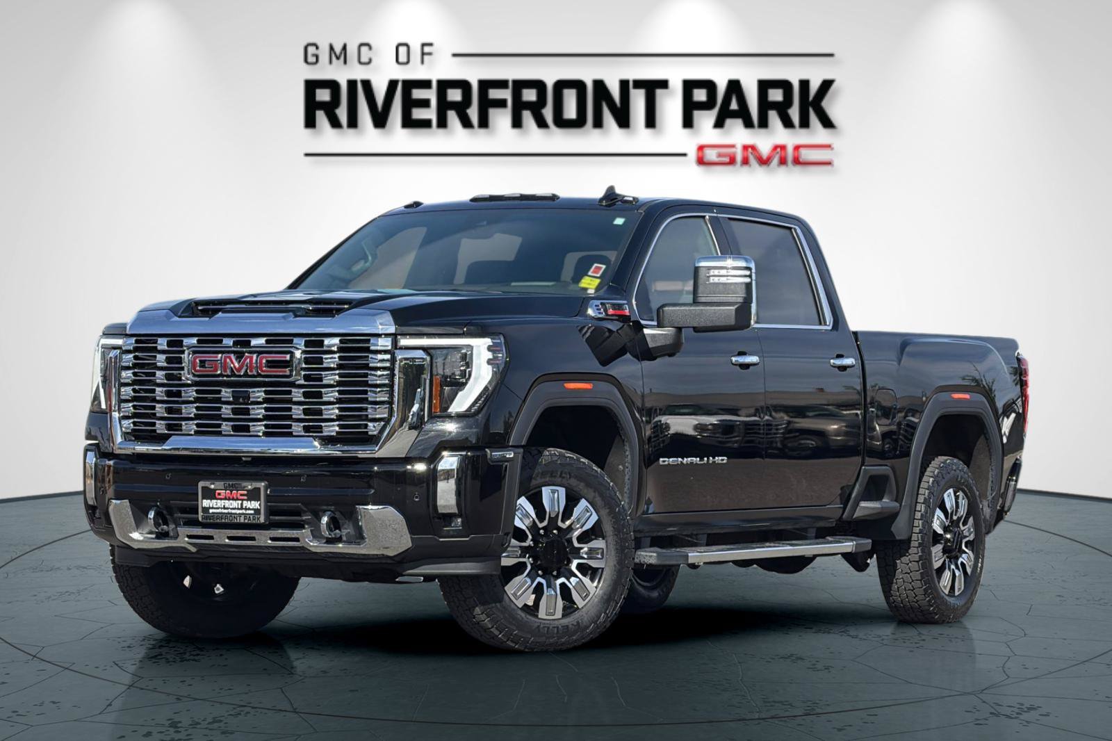 Used 2025 GMC Sierra 3500 Denali w/ Denali Reserve Package AWD/4WD image 7