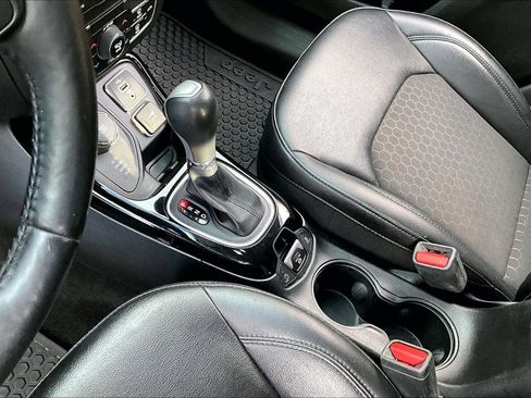 Used 2020 Jeep Compass Latitude image 16