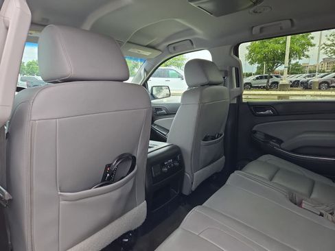 Used 2016 Chevrolet Suburban LT RWD image 16