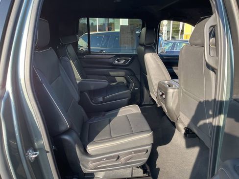 Used 2023 Chevrolet Suburban Premier RWD image 28