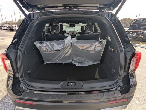 New 2026 Ford Explorer Platinum image 14