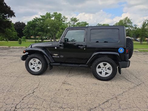 Used 2009 Jeep Wrangler Sahara w/ Dual Top Group AWD/4WD image 4