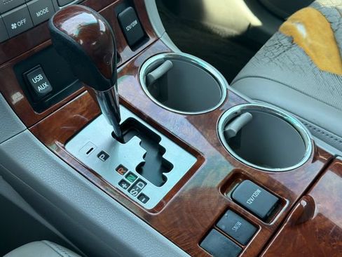 Used 2013 Toyota Highlander Limited FWD image 24