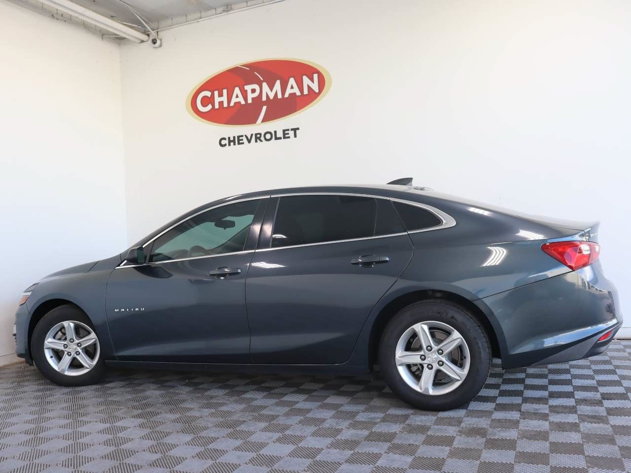 Used 2020 Chevrolet Malibu LS FWD image 3