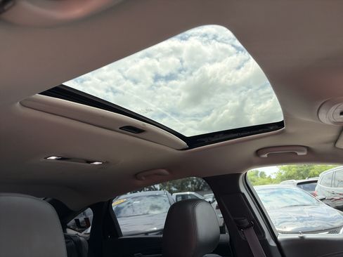 Used 2015 Chevrolet Impala LT FWD image 13