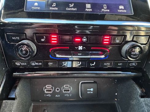 Used 2021 Jeep Grand Cherokee L Laredo image 24