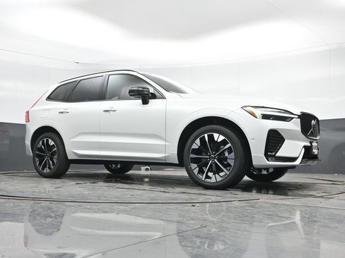 New 2026 Volvo XC60 B5 Plus w/ Climate Package AWD/4WD image 39