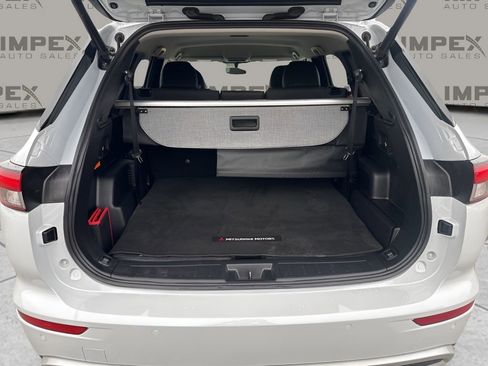 Used 2023 Mitsubishi Outlander SE image 29