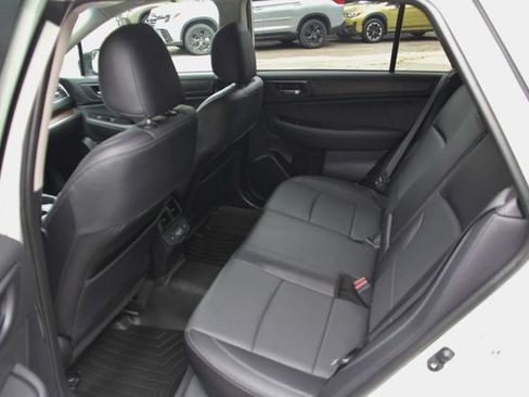 Used 2018 Subaru Outback 2.5i Limited AWD/4WD image 32