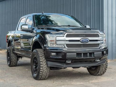 Used 2018 Ford F150 Platinum w/ Equipment Group 701A Luxury image 8