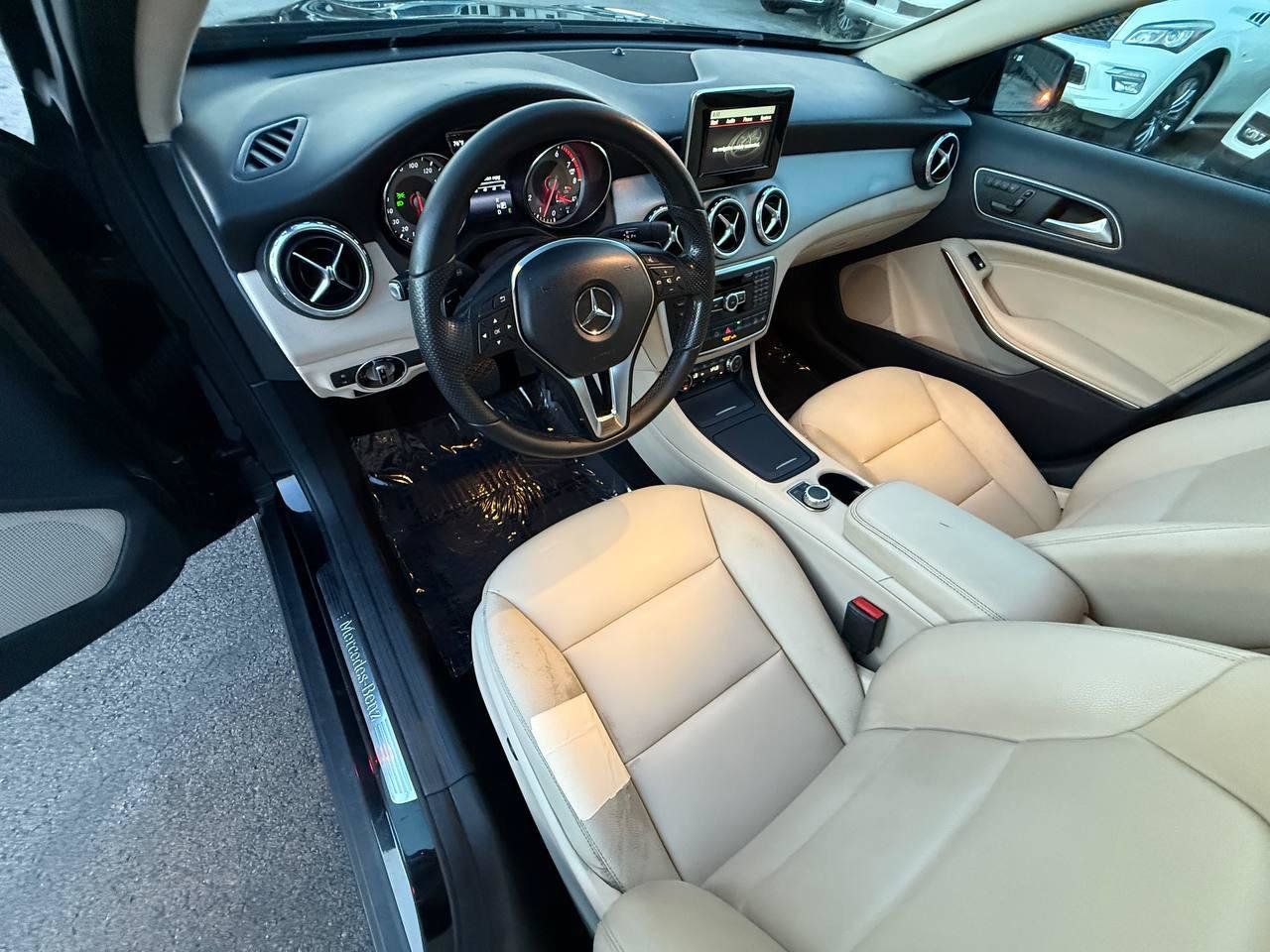 Used 2015 Mercedes-Benz GLA 250 4MATIC w/ Premium Package image 15
