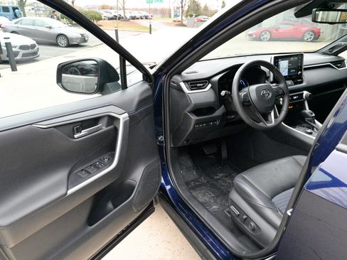 Used 2021 Toyota RAV4 XSE image 15