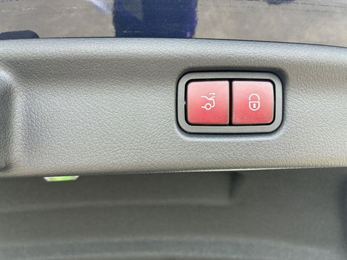 Certified 2023 Mercedes-Benz C 300 Sedan image 23