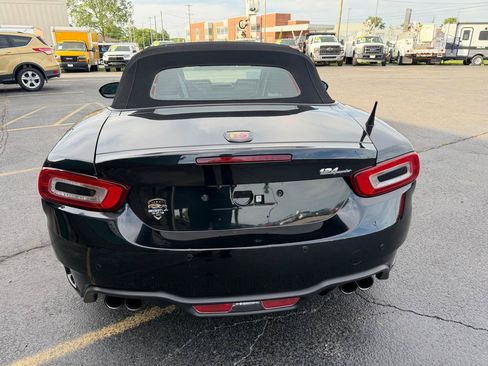 Used 2017 FIAT 124 Spider Abarth RWD image 4