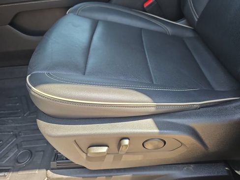 Used 2022 GMC Yukon SLT w/ SLT Luxury Package AWD/4WD image 30