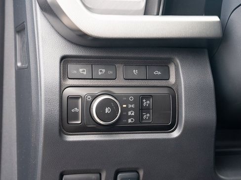 Used 2024 Ford F250 Platinum image 11