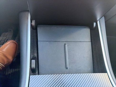 Used 2020 Tesla Model Y Long Range image 25