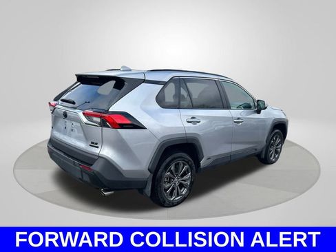Used 2023 Toyota RAV4 XLE Premium image 5