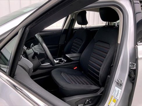 Used 2015 Ford Fusion SE w/ Equipment Group 201A image 8